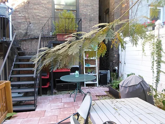 Rented by Sky Management | media 80