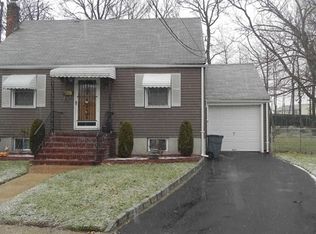 121 Summit Cir, Little Ferry, NJ 07643