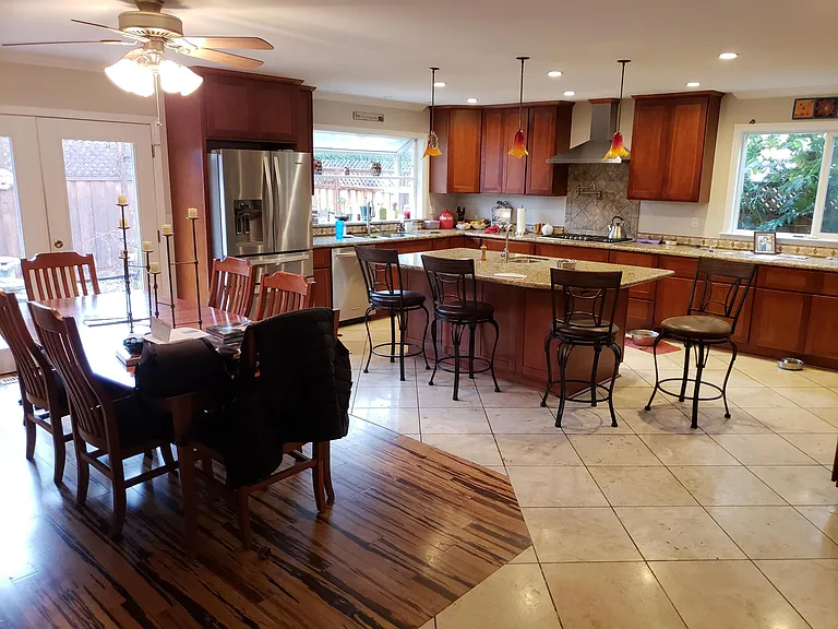 849 Melrose Ct — Photo 3