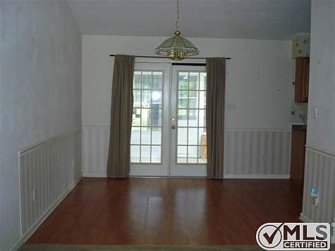 4th image of 167 Fox Run Cir