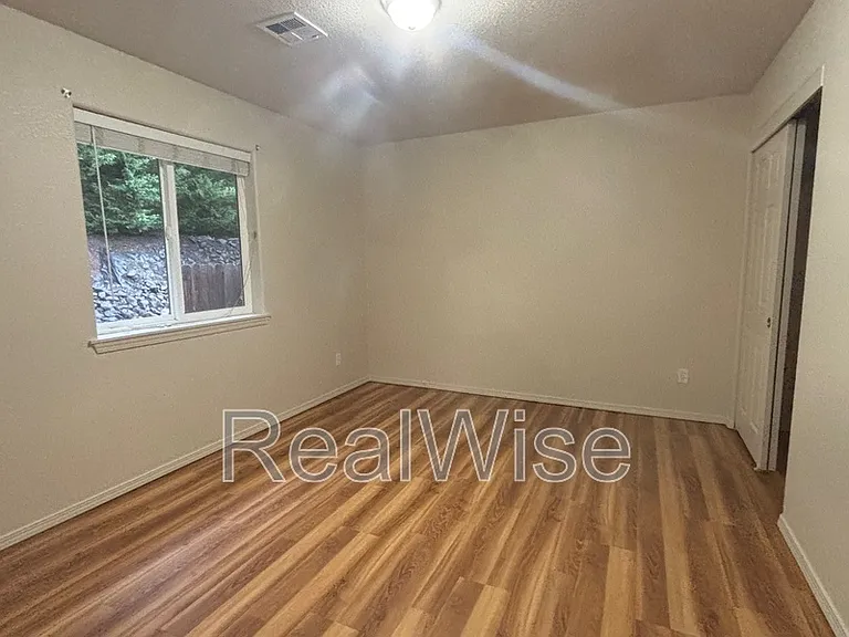 175 Barron Ct — Photo 7