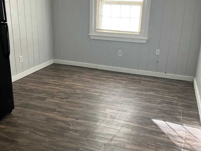 110 N East St #7 — Photo 4
