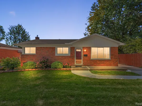 8318 Christine St, Warren, MI 48093