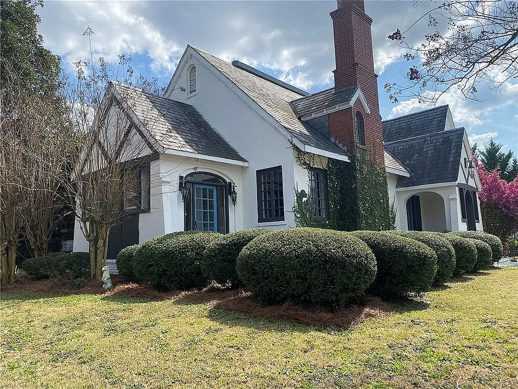 4 bed, 2785 sqft, $2,200 — Photo 1