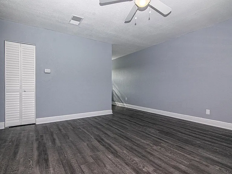 107 Karde Ln #E — Photo 5