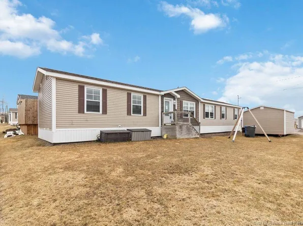 28 Gaspereau Ln, Dieppe, NB E1A 9S3