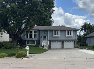 9601 S 10th St, Bellevue, NE 68147