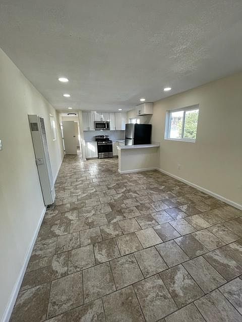 1st image of 2974 Newton Ave #E