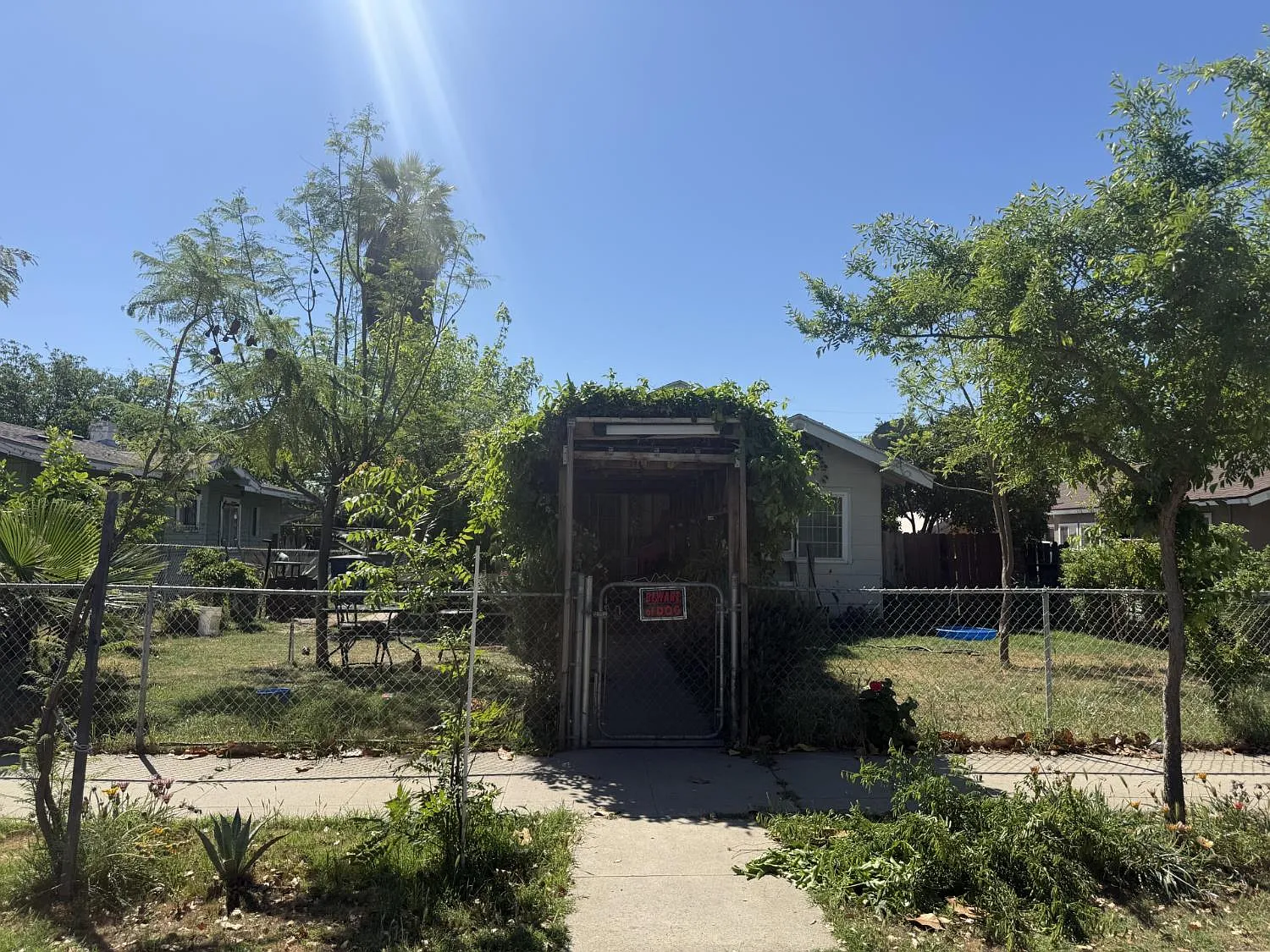 3134 E Lyell Ave photo 1