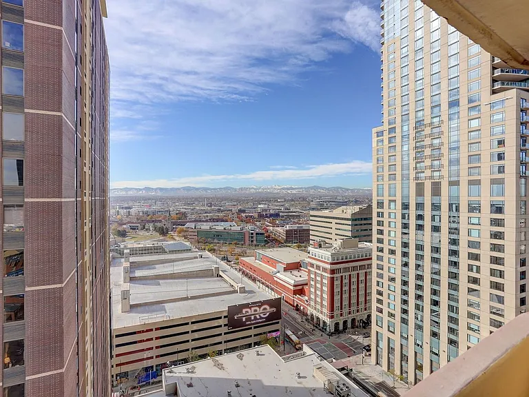 1020 15th St #23L — Photo 33