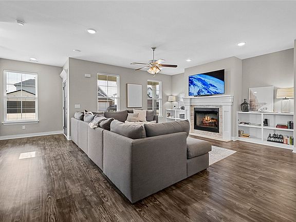 4th image of 1731 W Broadway Pl