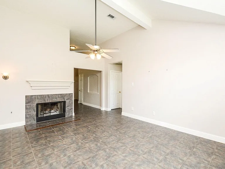 19715 Lindenfield Ct — Photo 6