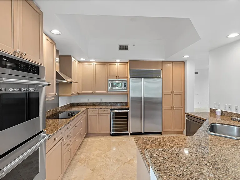 13621 Deering Bay Dr #304 — Photo 16