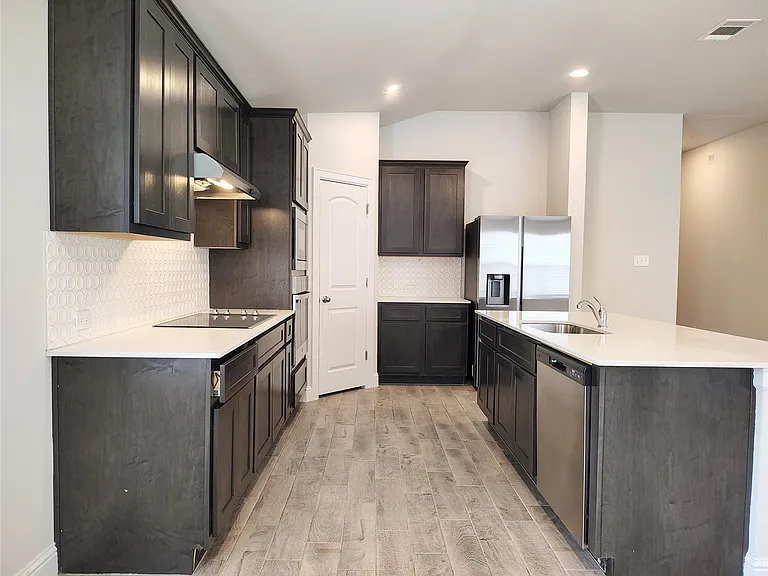 7801 Dakota Cir — Photo 12
