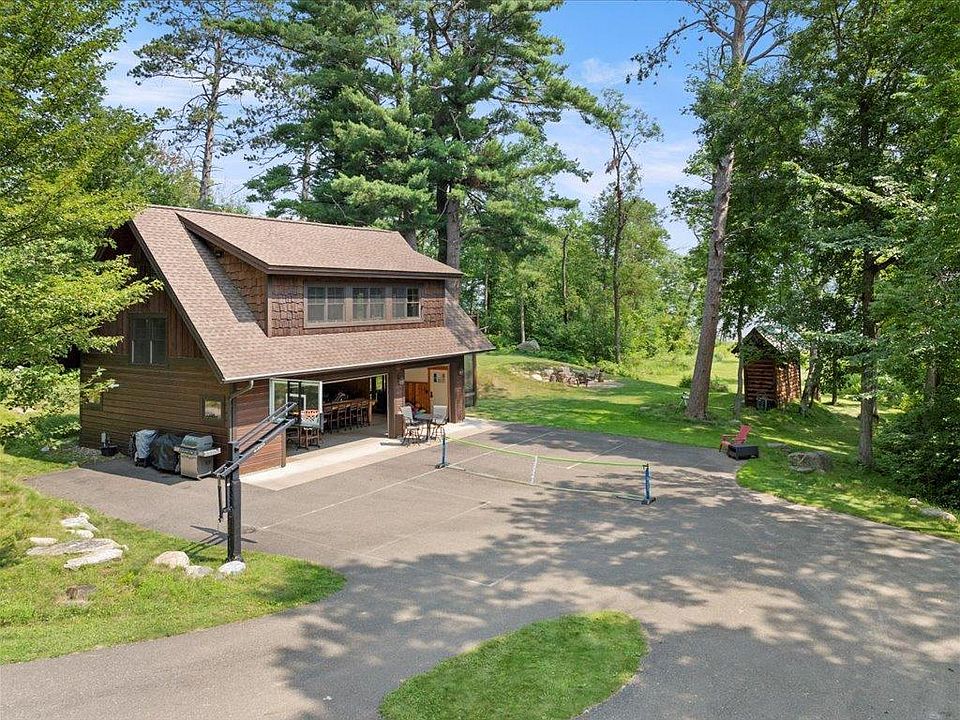 1st image of 43852 Roosevelt Dr
