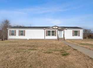 649 Wall Rd, Cunningham, TN 37052