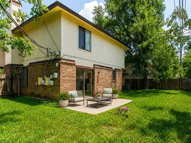 8517 Fathom Cir #B — Photo 17