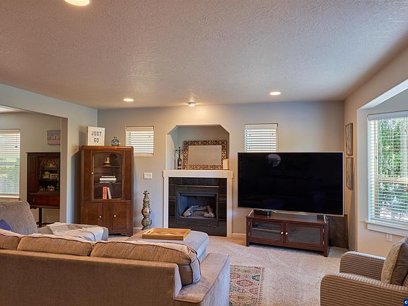 3rd image of 1280 Westbrook Dr NW