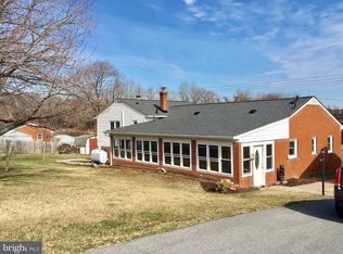 2521 Hillside Dr, Huntingtown, MD 20639