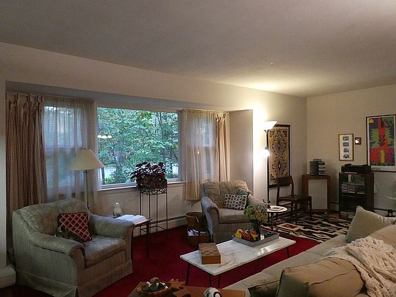 5th image of 9 Treeview Dr