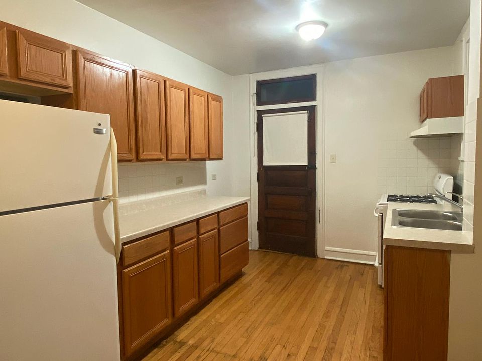 1st image of 3544 N New England Ave APT 1