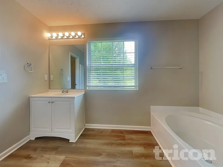 1206 Catalina Pkwy — Photo 7