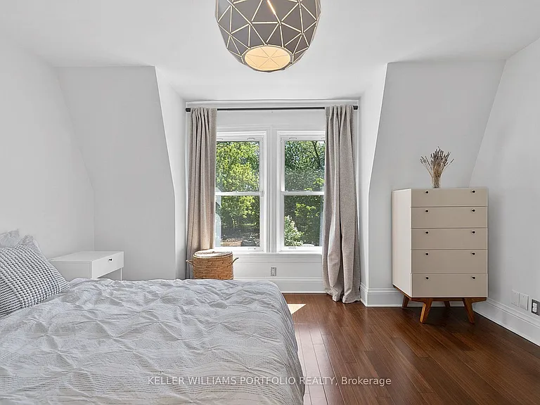 28 Tiverton Ave — Photo 27