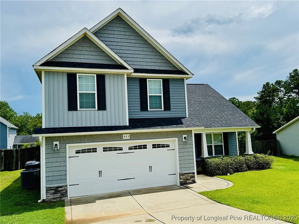 3 bed, 2.5 bath, 2370 sqft, $2,200 — Photo 1