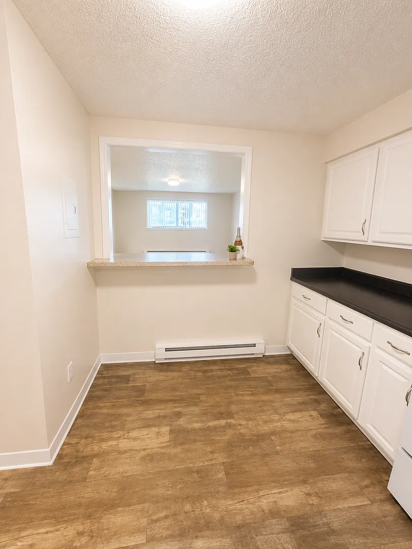 2BR/2BA across from EWU! — Photo 4