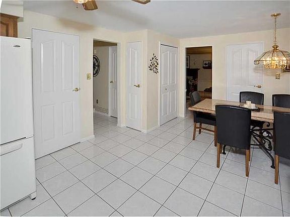 4th image of 3800 Killian Ct