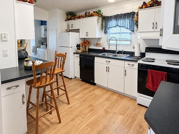 5th image of 15 Dorough St