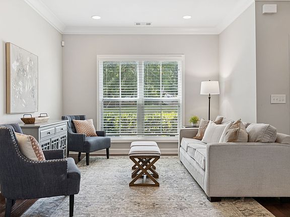 4th image of 100 Walden Village Ct