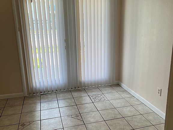 5th image of 1325 Greendale Ave Unit 16
