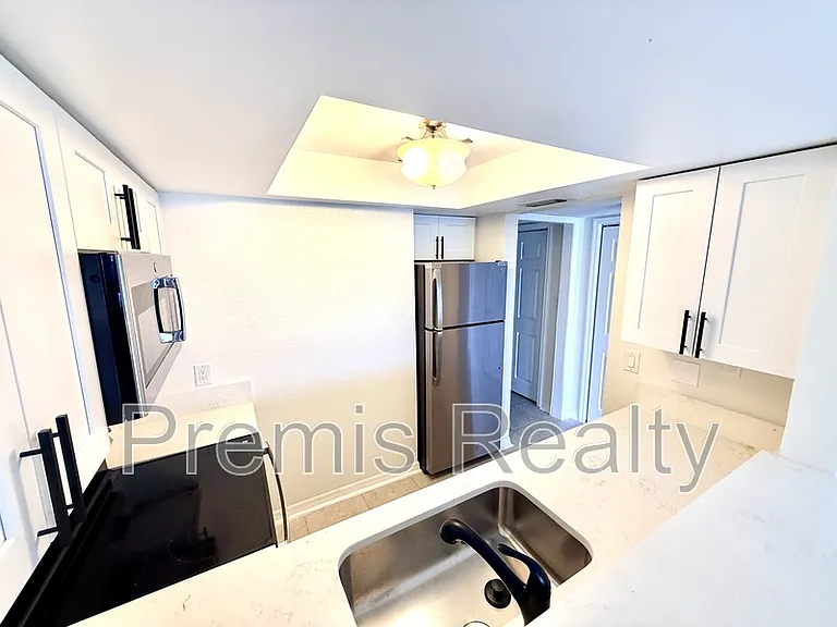 333 Island Way #1 — Photo 10