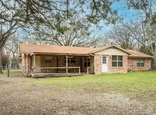 4 Douglas Dr, Mabank, TX 75156