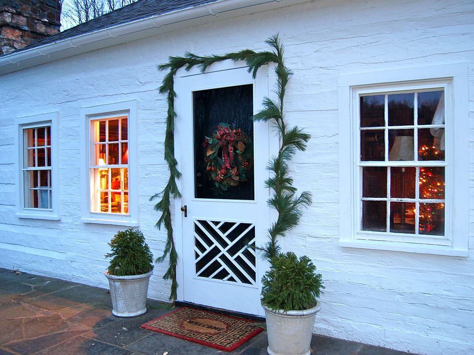 2nd image of 2419 Huntington Rd