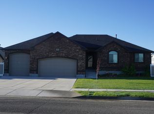 1426 W 2050 N, Clinton, UT 84015
