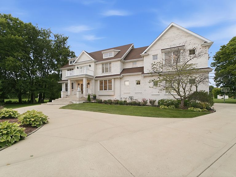 Listing photo 4