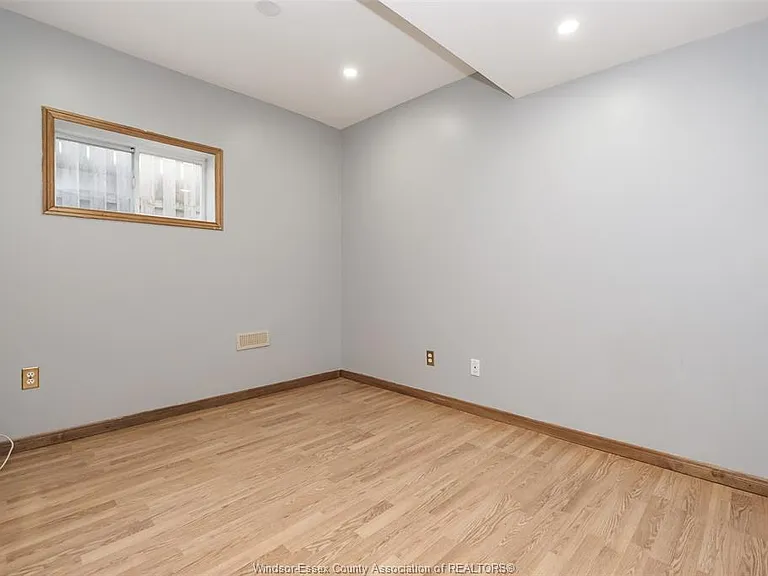2643 Carissa Ave #LOWER — Photo 7