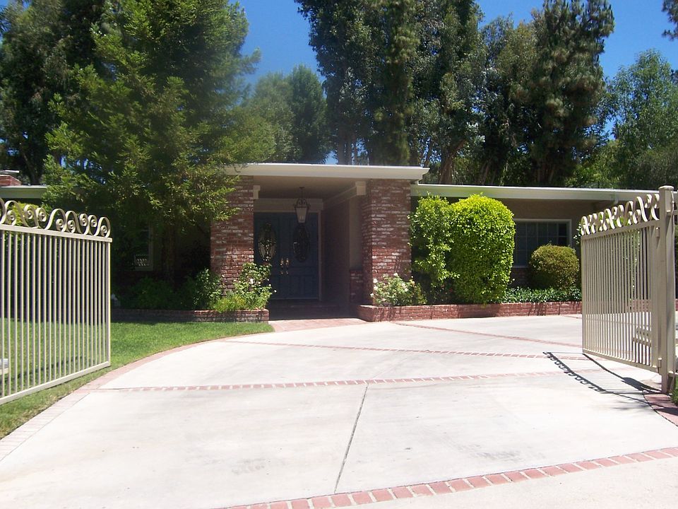 1st image of 5238 Del Moreno Dr