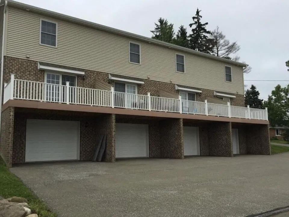 2928 Lena Ct