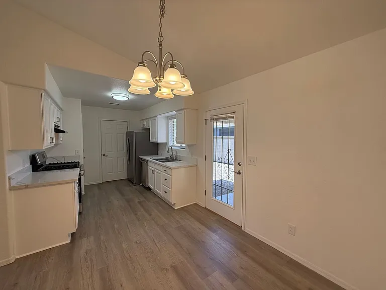 3665 N Kenneth Rd — Photo 8