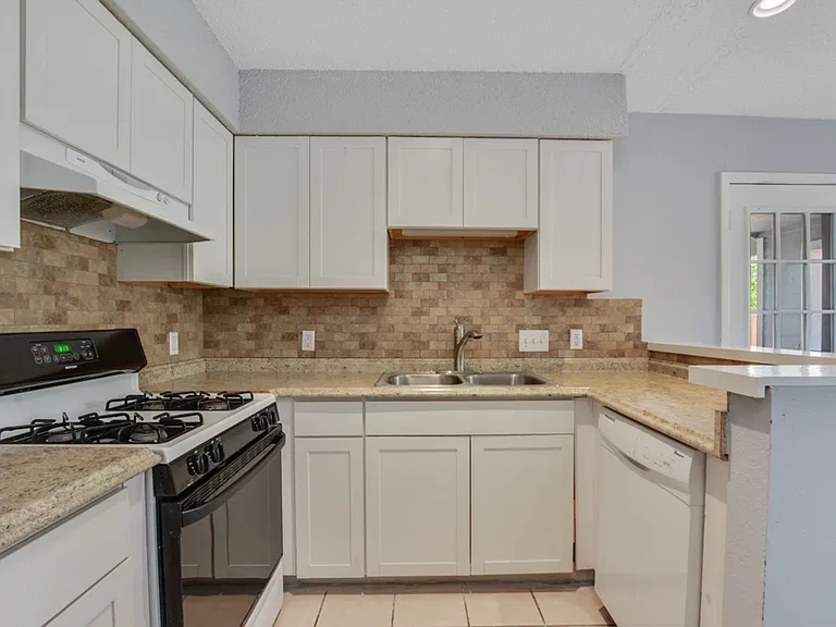 6020 Westcreek Dr #B — Photo 9