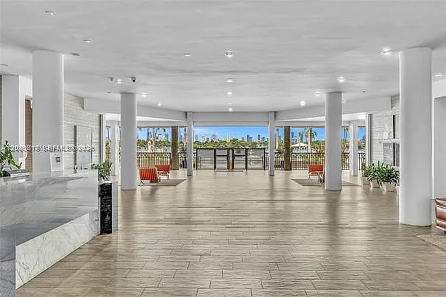 South Bay Club Condo — Photo 2