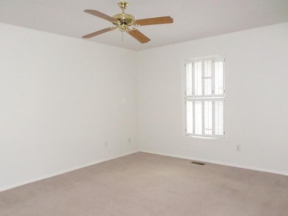 3rd image of 5539 Robmont Dr