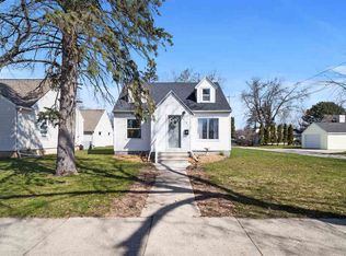 310 E 3rd St, Kimberly, WI 54136