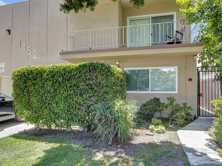1452 Berkeley St #2 — Photo 24