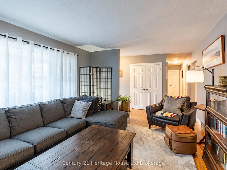 93 James Ave — Photo 8
