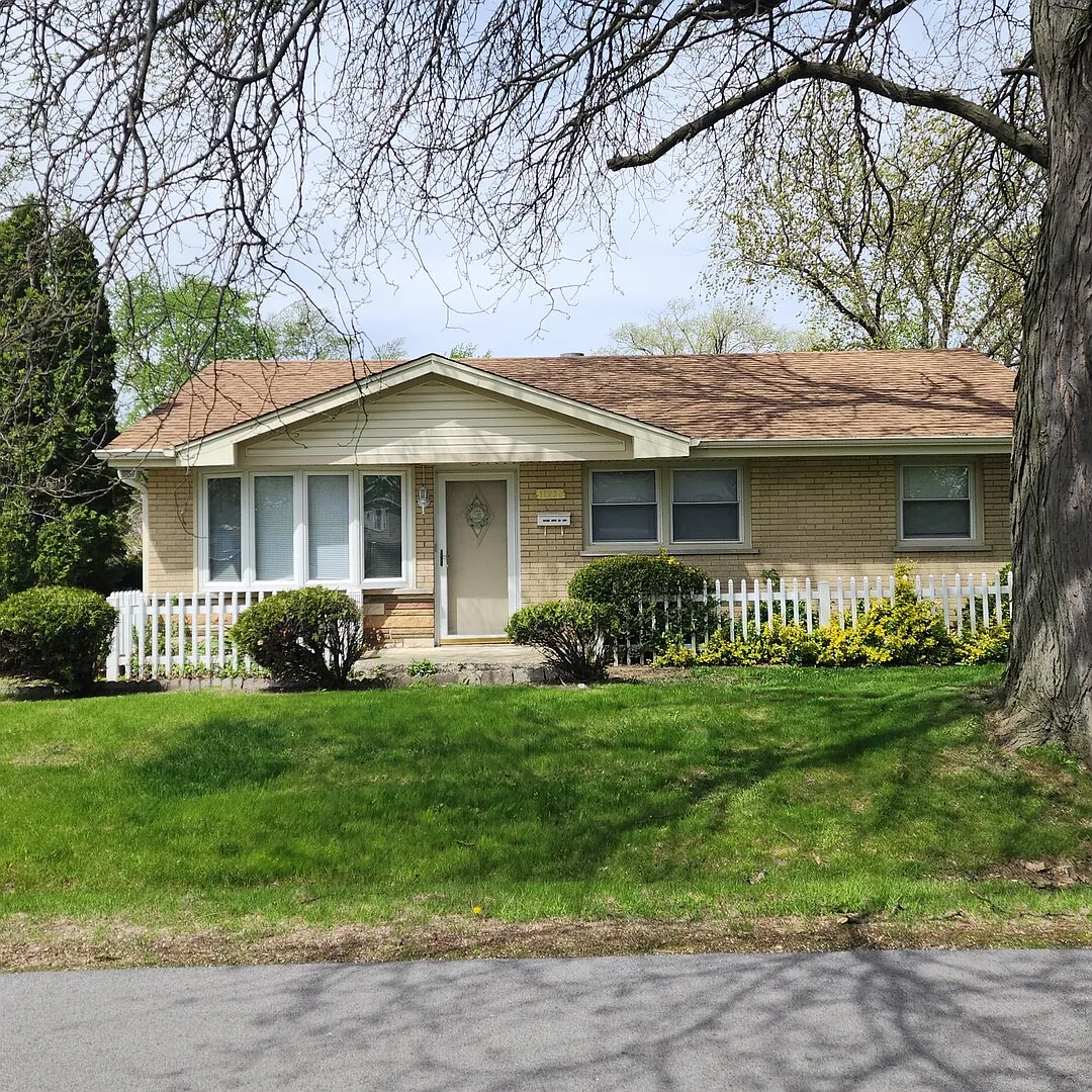 11258 S Normandy Ave photo 1