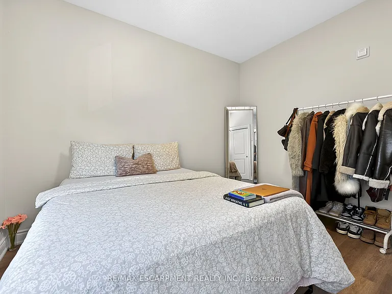 261 King St E #302 — Photo 28